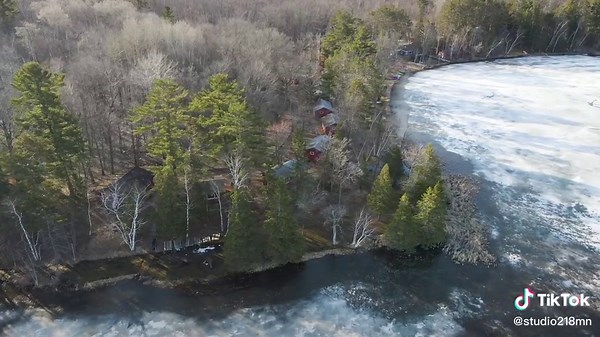 📍 Sunset Bay Resort on Baby Lake in Hackensack, Minnesota. Ice check May 5, 2022 #onlyinmn #exploreminnesota #landof10000lakes #exploremn #explorethe218 #northernmn #northernminnesota #upnorthmn #explorebrainerd #explorebrainerdlakesarea #brainerdlakesarea #brainerdmn