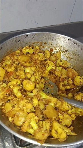 Aloo Gobhi Ki Sabji | Easy & Tasty Aloo Gobhi Recipe | घर की स्वादिष्ट सब्जी 🥔🥦 #aalogobhi #sabji