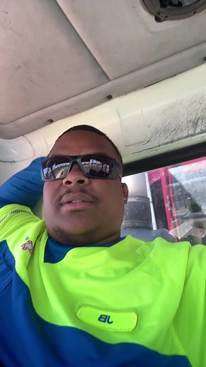 Trash Truck Driver Salary & Benefits Revealed