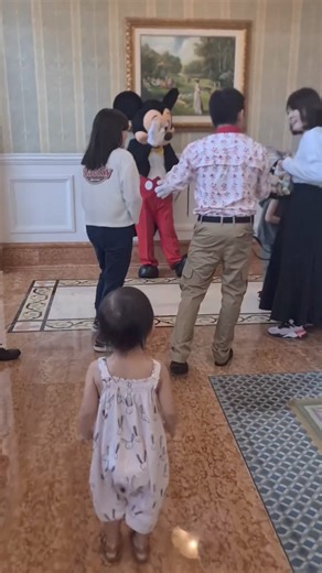 1.1M views · 10K reactions | SARINA HUGS MICKEY MOUSE  WATCH: Celebrity dad Jhong Hilario records a video of his three-year-old daughter, Sarina Hilario, as she runs to hug every kid's all-time favorite cartoon character, Mickey Mouse in Hong Kong Disneyland. "Sometimes, HOME isn't just a place.. 凉," Jhong captioned. : jhonhilario/IG via Charen Alegres, USJ-R Intern #CDNDigital #CDNDEntertainment | CDN Digital | Facebook