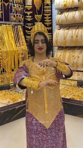 Why Dubai Sheikhs’ Wives Love Gold More Than Anything 😱 #dubai #shortsvideo