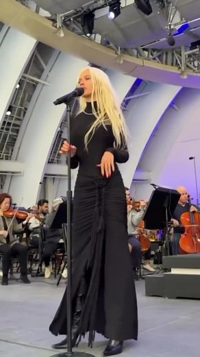 Christina Aguilera: Diva of the 2000s