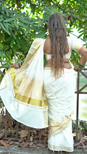Saree link 👉Kerala ByGone Fashion #sareestyle #sareeinfluencer #mimisuparna #reelvideo #keralacotton #facebookvideo | Mimi Suparna