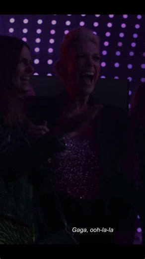 Coach sings Bad Romance.