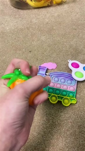 GET SCAMMED 😎🥳 #fidgets #fidgetpage #foryoupage #fyp #fypシ #viral #blowthisup #fidgettrading #fidgettoy #fidgettoys #fidget #forypupage