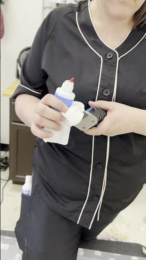 Grooming Clipper Maintenance: Using Andis Clipper Oil