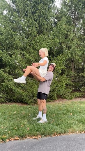 Martha on Instagram: "i think my new chair is malfunctioning ✨懶‍↔️ . . . couples, boyfriend, chair trend"