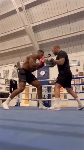Anthony Joshua training at his old amateur gym, Finchley ABC, just days after his knockout win over Jake Paul 🔥 Who do you want to see 'AJ' fight next? 🤔 | Ring Magazine