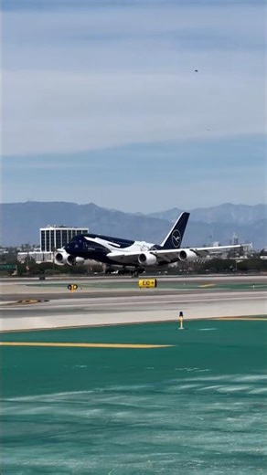 Lufthansa Airlines Airbus A380 Smooth Landing at LAX Airport |✈️ #boeing #planespotting #plane #lax