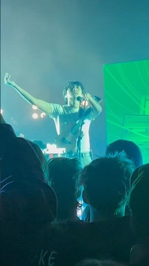 Toxic live - Burnout world tour #boywithuke