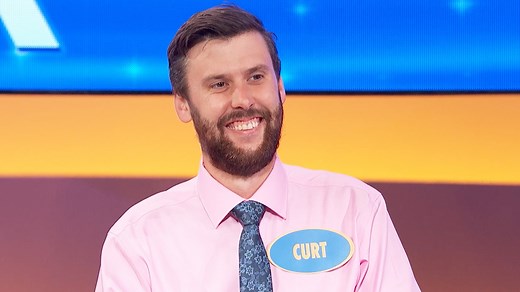 #SteveHarvey did not know where to look when Curt gave his answer! 👀 👀 #FamilyFeud | Family Feud