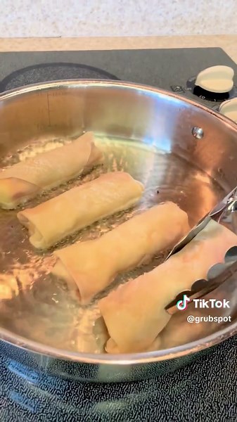 Fried Pepperoni Pizza Logs: A Delicious Twist