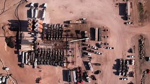 VIDÉO - Pétrole de schiste : la méthode très controversée du "fracking" aux États-Unis