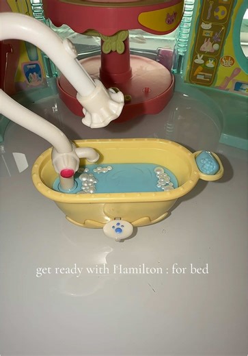 I told you Hamilton bathes daily 🤧 #littlestpetshop #lps | lps