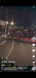“非洲见”3月11日，广东珠海。一段视频显示，一辆大货车上装满了被收缴的电动车，车辆层层堆叠、堆得很高，像一座山一样。