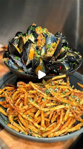 Notorious Foodie on Instagram: "Home Cooking Sessions: Moules-frites. A twist on the French classic that’s perfect for this time of year. Full recipe below 👇🏽🐚🍟 - 1. Start with about 1kg of fresh mussels and add to some cold, heavily salted water. Leave the mussels to purge out any excess dirt / sand for 30 mins, then rinse thoroughly in fresh water till it runs clear and set aside 2. Peel 500g of Maris piper potatoes and then using a knife or mandolin, cut into thin slices. Again, rinse til