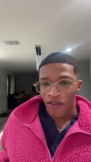 Beginner's Guide to Lip Gloss Application