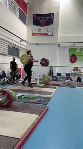 Mastering the Snatch Lift Technique in Weightlifting