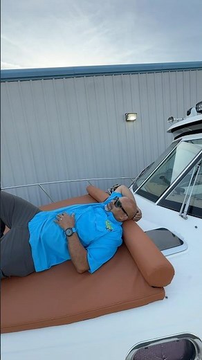 Fresh style, bold color! Full Pursuit 3370 renovation by Costa Marine. #BoatTransformation #flboat