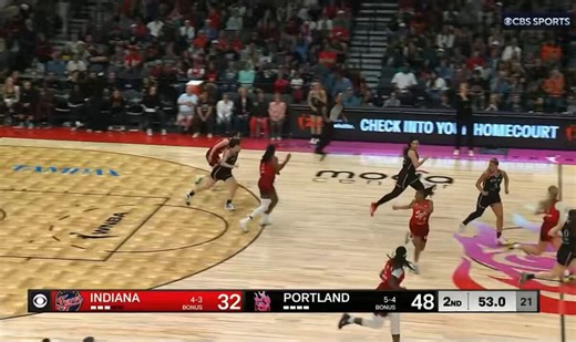 this is literally there all fucking game to create a wide open 3 but this coach wanna overcomplicate everything