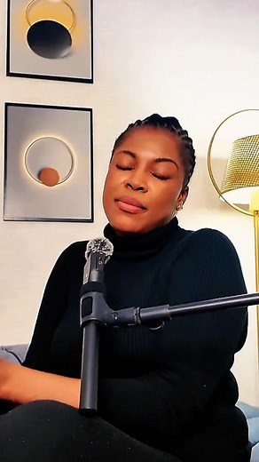 Understanding Female Prophecy in Modern Worship