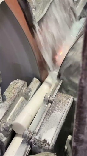 How ceramic rods are ground and machined. #technicalceramics #satisfyingvideo