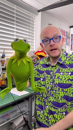 Here’s an in-depth look at my Kermit the Frog replica puppet | Phil Fletcher Puppeteer/Puppet Builder