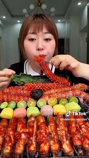 Japonesas Comendo Delícias em Mukbang ASMR