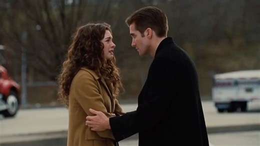 Love & Other Drugs starts with charm and fast talk, framing Jamie and Maggie’s connection as casual, impulsive, almost transactional. Their chemistry is immediate, built on attraction and wit rather than long-term intention. Jamie sells pharmaceuticals with the same confidence he brings into relationships — persuasive, detached, always moving. Maggie meets that energy head-on, unwilling to be managed or pitied. What begins as convenience slowly complicates into something neither planned for. The