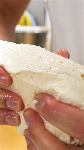 193K views · 1.5K reactions | What is the pasta filata (stretched curd) cheesemaking method燎 #mozzarella #cheese #italianfood | Claudia Romeo | Facebook