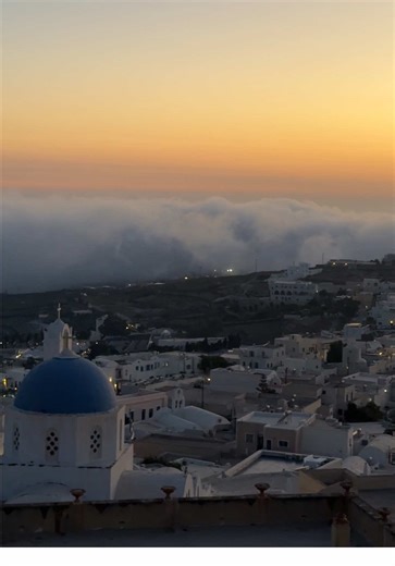 Ανακαλύψτε τη Σαντορίνη: Το Νησί των Ονείρων