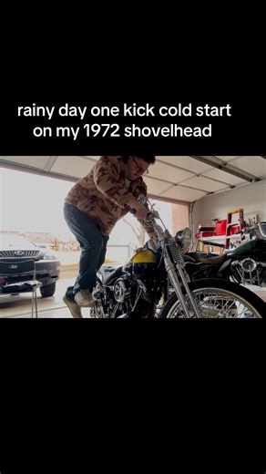 Perfecting My Kickstart Routine on a 1972 Shovelhead