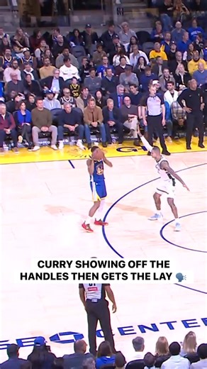 Stephen Curry with the flurry of dribble moves into the lay! 😎 He’s got 29 PTS! MIL-GSW • NBA League Pass Tap to Watch ➡️ https://www.nba.com/how-to-watch-game-redirect/0022500526?partnerRef=NBA&platform=Facebook&surface=Post | NBA