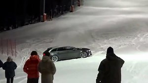 Audi USA RS6 Snow drift | Sports cars