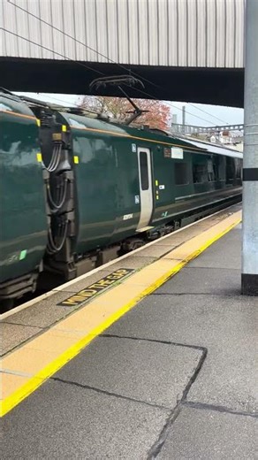 GWR class 802 arriving into Newport with 2 tones