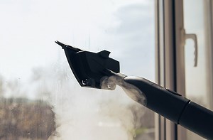 How to clean windows with a steam cleaner