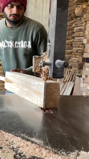 Sri Lankan Coconut Double Press Cricket Bat – Shape Making Process 🏏 #0314_4337985 #cricket #FPLUS #foryou #tiktok