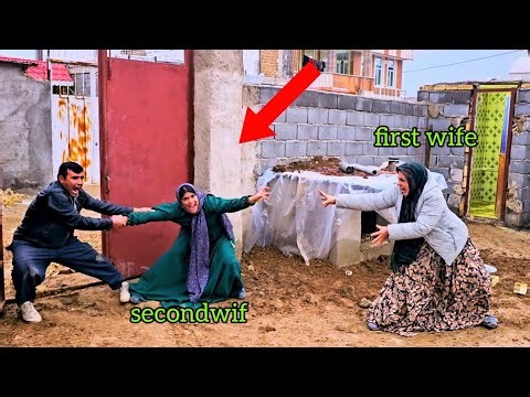 معجره، Heshmat's SACRIFICE (Works as Laborer to Pay Plumber)