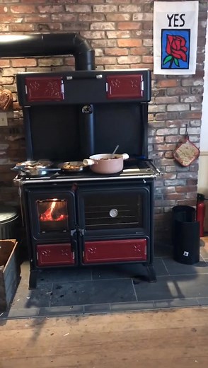 Cooking with La Nordica Milly Wood Cook Stove