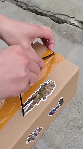 #apexlegends #apexheirlooms #lifeline #apexfunny #unboxing New type lifeline heirloom