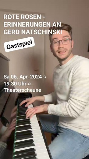 Mit seinen Musicals, Filmmusiken und Liedern hat Gerd Natschinski Ohrwürmer für Millionen erschaffen. Auch Sohn Lukas ist in die Fußstapfen seiner hoch musikalischen Eltern getreten. Am Klavier präsentiert er nun diesen Samstag in der Theaterscheune virtuos beliebte Melodien, singt bekannte Lieder und erzählt Anekdoten aus dem Leben seines Vaters. | Staatstheater Cottbus | Facebook