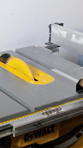 4.2M views · 4.9K reactions | Wood joint techniques and tips. 望 | 5-Minute Crafts | Facebook