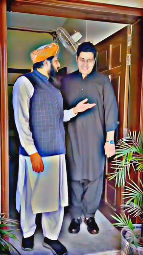 Farahkh Habib with Rashid Mahmood soomro Sahab ❤️‍🩹 #foryoupage #fayp #foryou #viralvedio #viraltiktok #new #viral #video #tiktok #afshana_j_u_i #♥️♥️ #viral #rashidmahmoodsommro #ayesha_khan_663