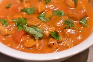 Gryderet med svinekød i tern sammenkogt ret • nogetiovnen.dk