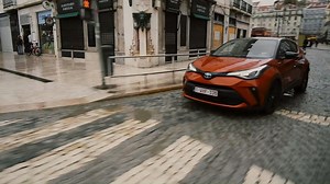 Nouveau Toyota C-HR. Tout est dans les détails, et c'est ça qui fera de vous quelqu'un d'unique. 👉 https://www.toyota.fr/new-cars/c-hr/index.json | Toyota France