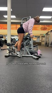 Work smarter, not harder ☝🏼 Often times people think they have to wait until their workout is over to stretch - but something is always better than nothing. If you’re constantly skipping your stretches - program them into your workout 🤗 _______________________________________ 👩🏻‍💻Online Coach & Athletic Therapist. 🏋🏻‍♀️I help people learn to exercise safely and effectively. 🤸🏼‍♀️ Interested in becoming stronger and more flexible? 🤍 DM the words ‘coach me’ learn more and I’ll reach out 