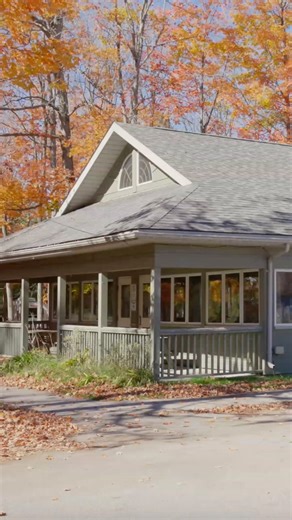 Looking for a beautiful space to host your next family gathering or team building day? Surrounded by nature, the Marshland Centre can accommodate up to 75 people and is nestled between the Lakefield Campground and Lakefield Beach. With beautiful cathedral ceilings, natural light pouring through the many windows, and stunning views of the lake, trees, and park, this venue brings the outdoors into every celebration. It’s the perfect setting for intimate celebrations, meetings, workshops, and an ex