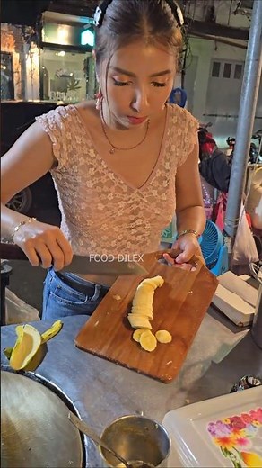 The Most Popular Roti Lady in Bangkok 🇹🇭🔥 Thai Street Food Queen!