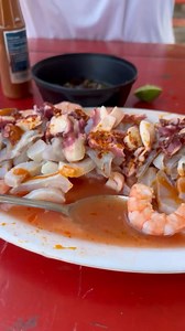 Este plato de mariscos con salsa macha se llama el culichi | El COMPA DAVID