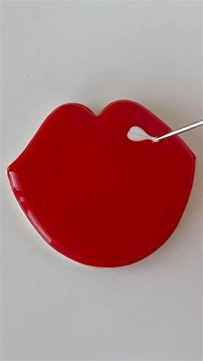 Valentine Lips Cookie Decorating 💋